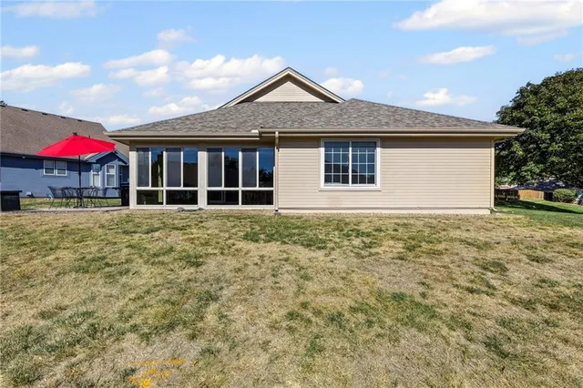 $325,000 | 1009 Southwest 7 Street, Lee's Summit, MO 64081