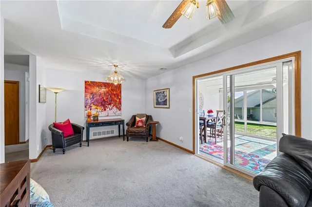 $325,000 | 1009 Southwest 7 Street, Lee's Summit, MO 64081