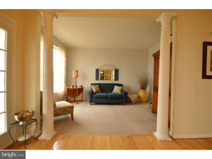 90 Threadleaf Terrace Burlington, NJ 08016 - Photo 3 of 25 Living Room