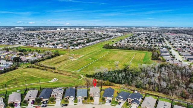 a view of an buildings