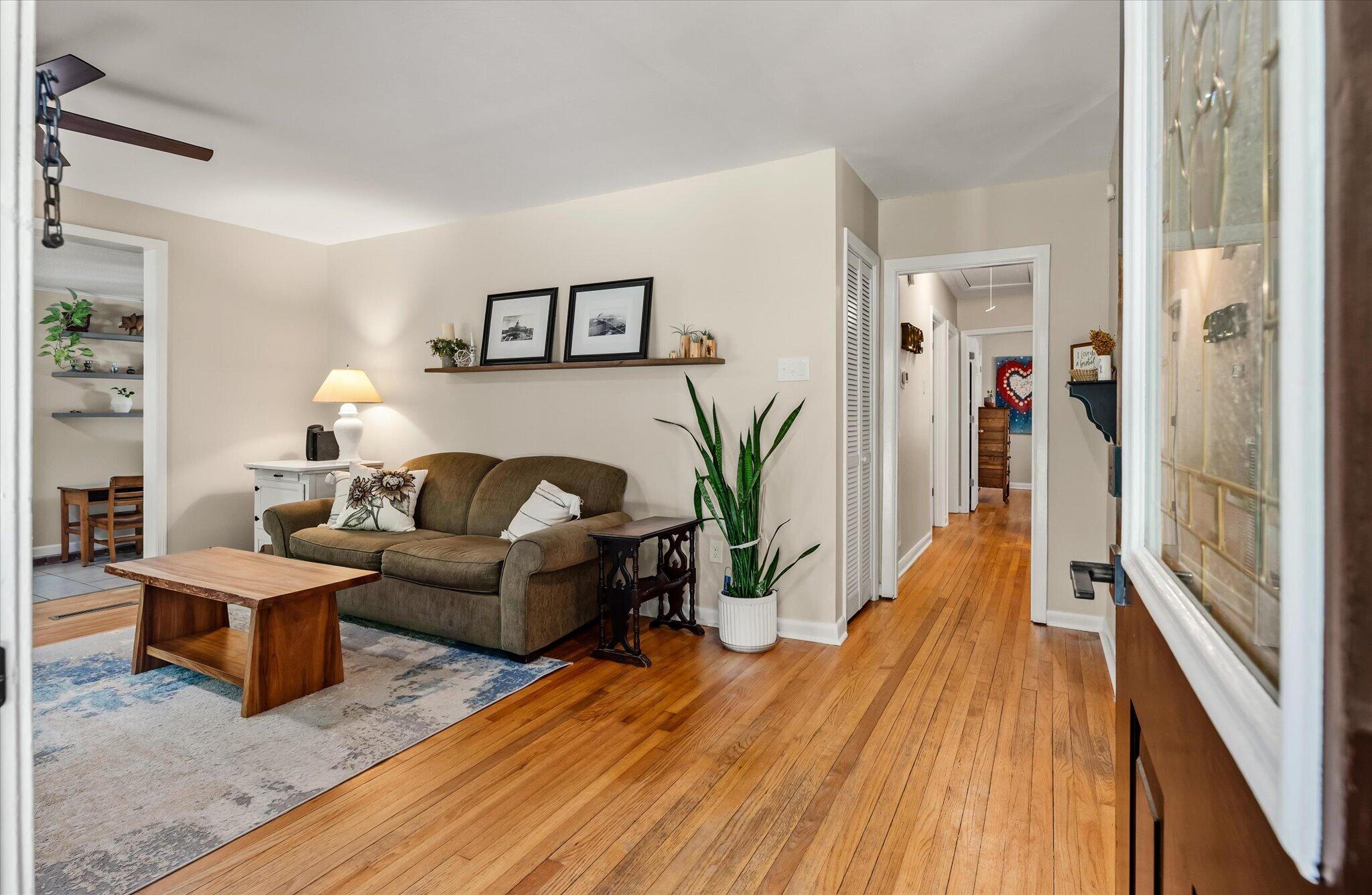 112 Live Oak Road Summerville, SC 29485 - Photo 6 of 63 Welcome Home!