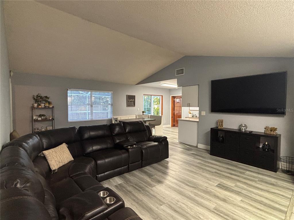 3334 Fox Ridge Drive Winter Haven, FL 33884 - Photo 3 of 51