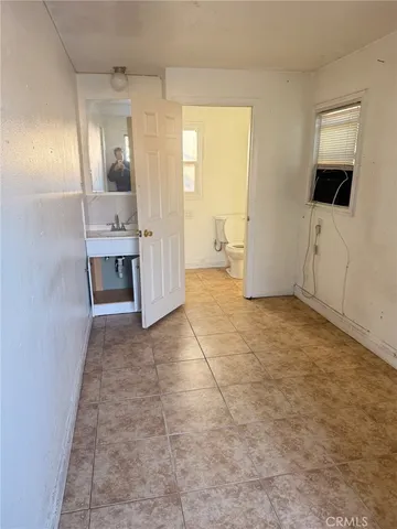 $750 | 3881 Eucalyptus Avenue, Unit C, Riverside, CA 92507
