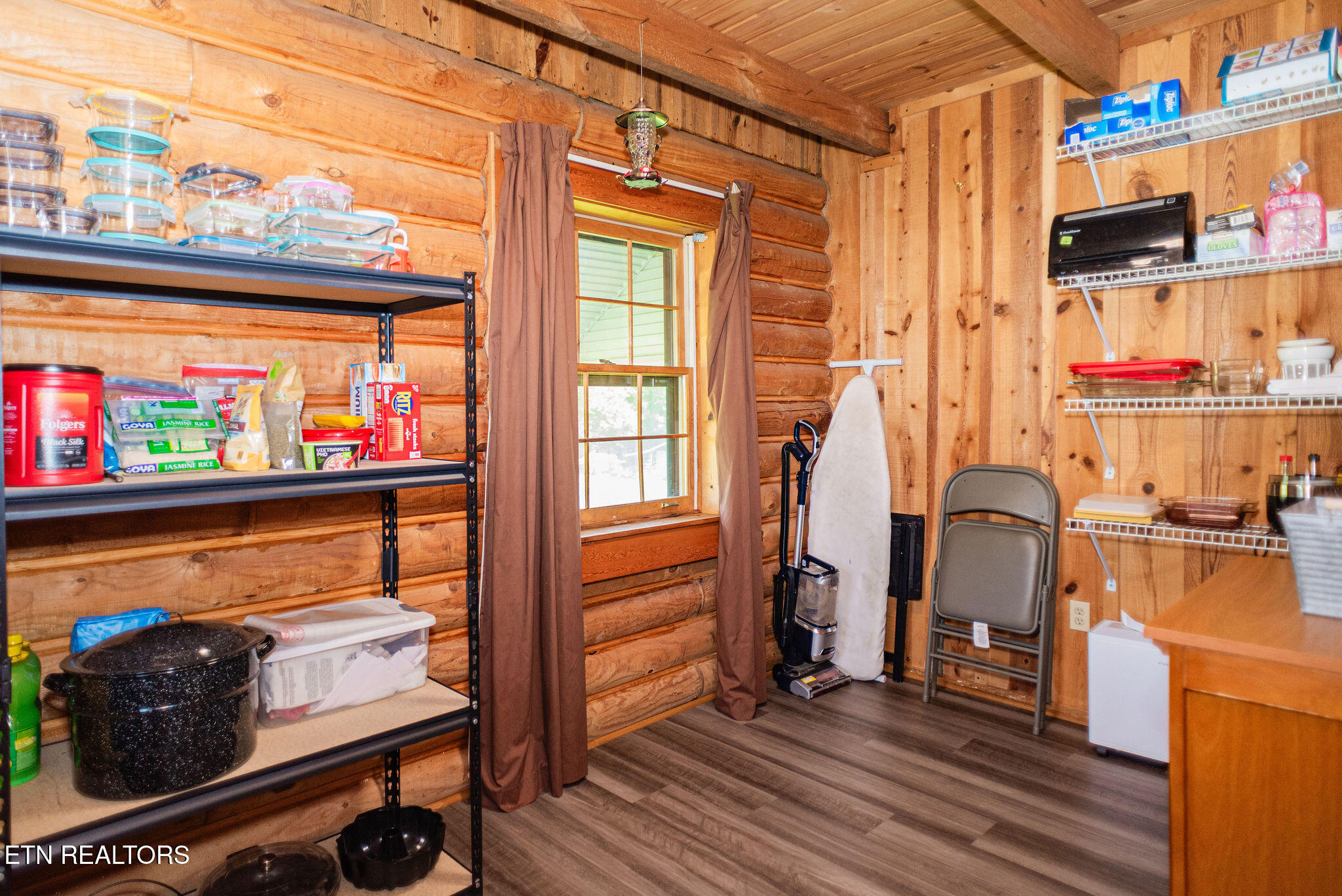 250 Burkhart Road Maynardville, TN 37807 - Photo 11 of 49 Large walk-in Pantry