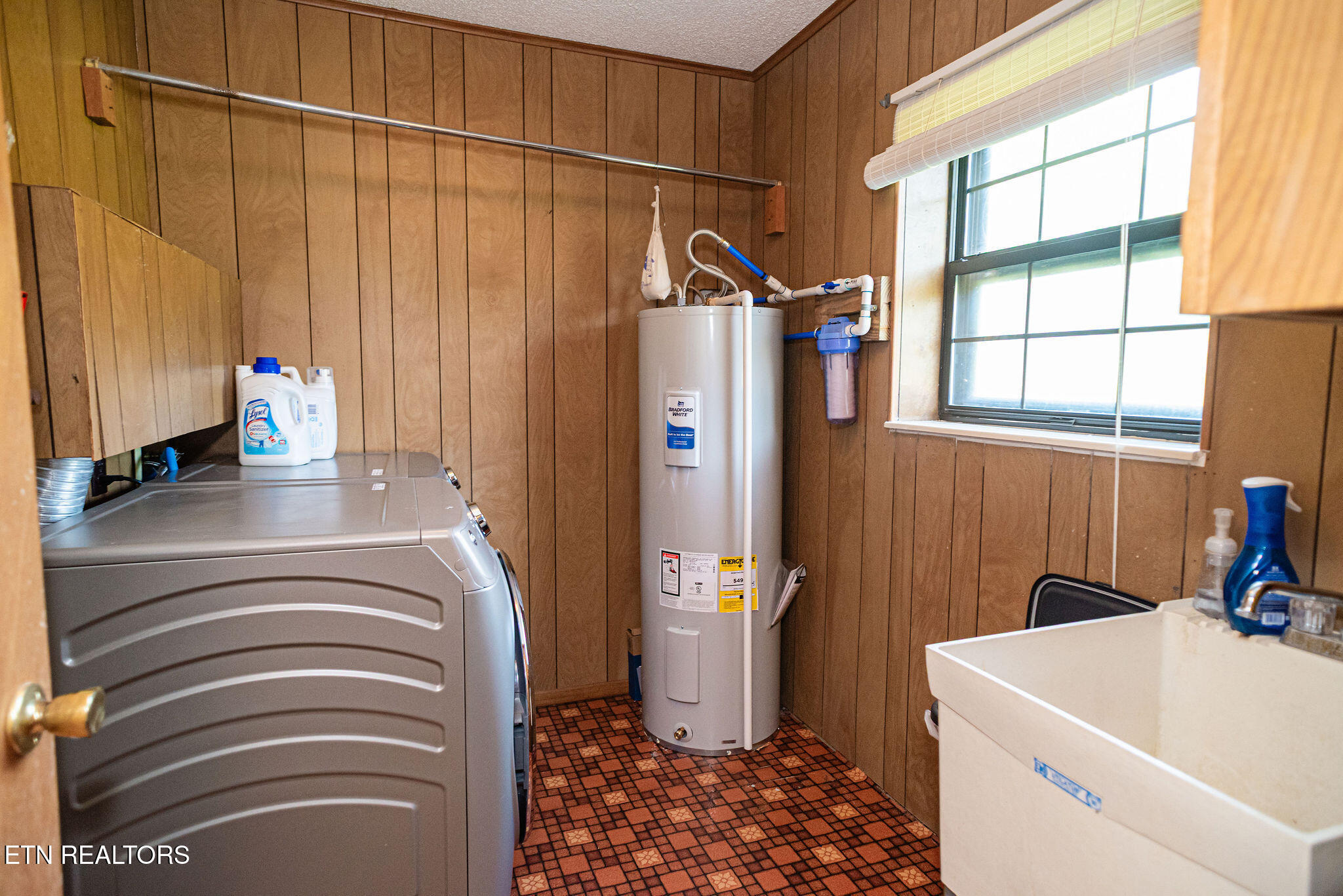 250 Burkhart Road Maynardville, TN 37807 - Photo 26 of 49 Laundry Room