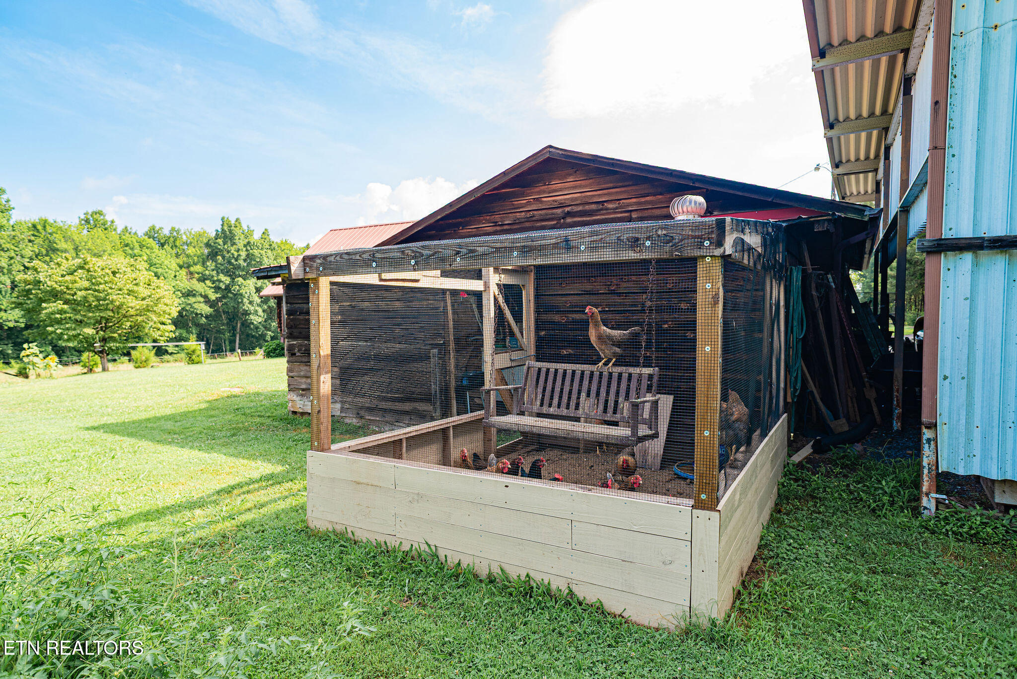 250 Burkhart Road Maynardville, TN 37807 - Photo 38 of 49 Chicken Coop