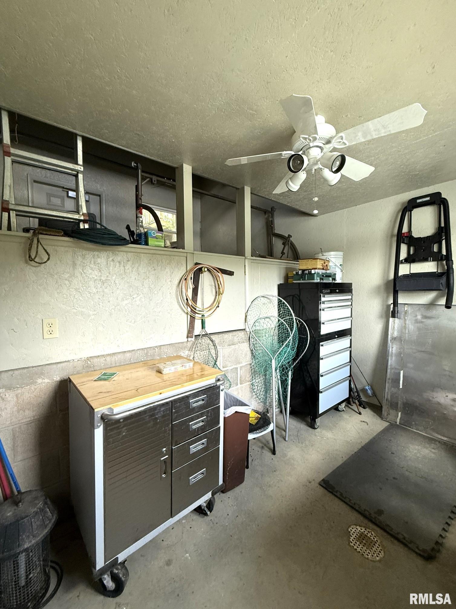 1674 Round House Lane Victoria, IL 61485 - Photo 24 of 50