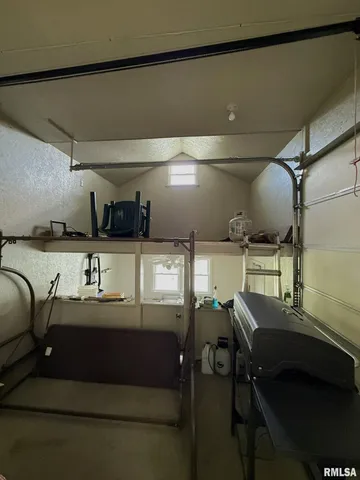 $179,900 | 1674 Round House Lane, Victoria, IL 61485