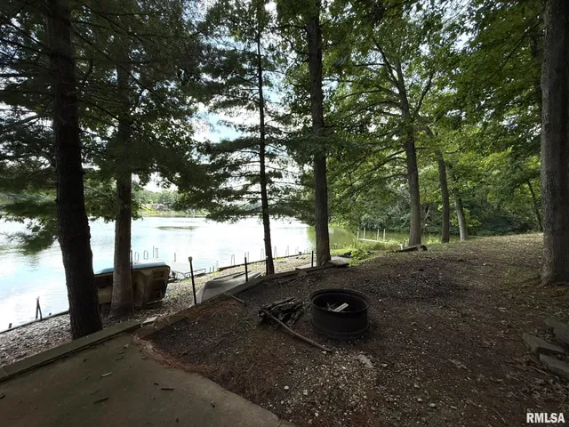 $179,900 | 1674 Round House Lane, Victoria, IL 61485