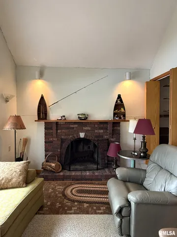 $179,900 | 1674 Round House Lane, Victoria, IL 61485