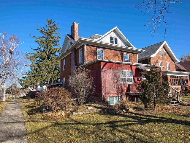 $160,000 | 1903 8th Street, Monroe, WI 53566