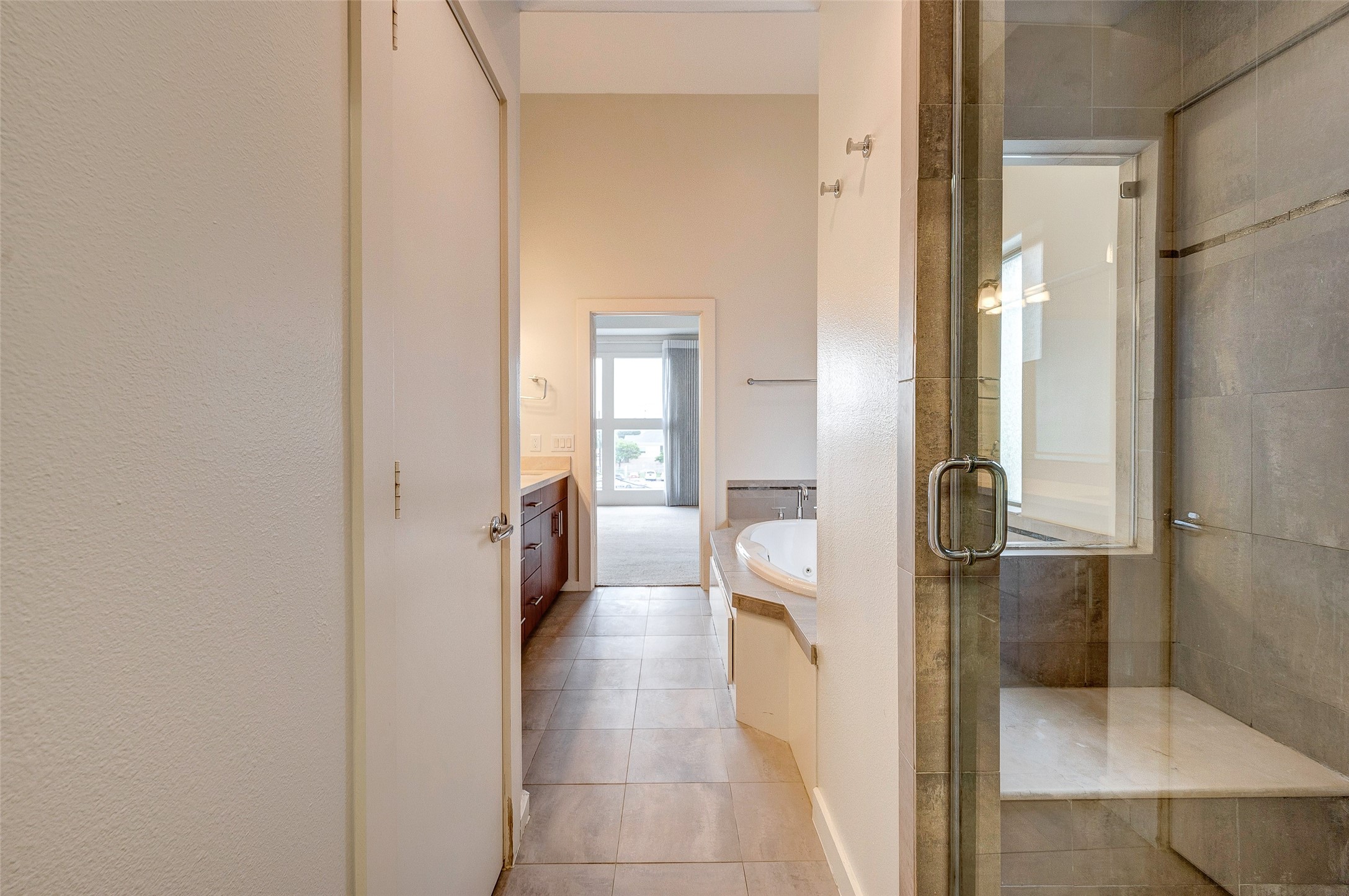 1729 Reinerman Street Houston, TX 77007 - Photo 29 of 31 Primary bathroom