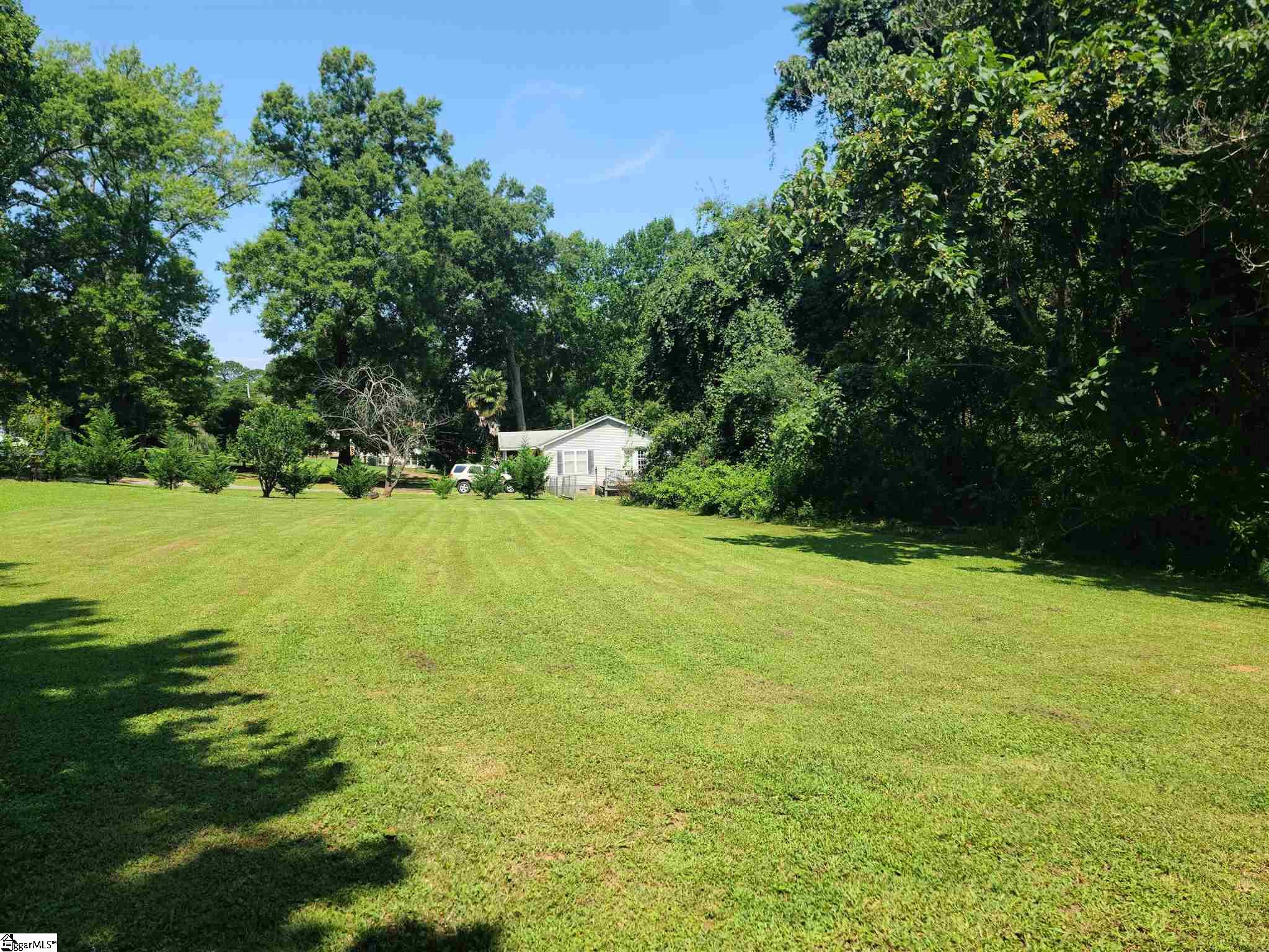 1203 Elizabeth Street Clinton, SC 29325 - Photo 11 of 12 Gallery Image 11