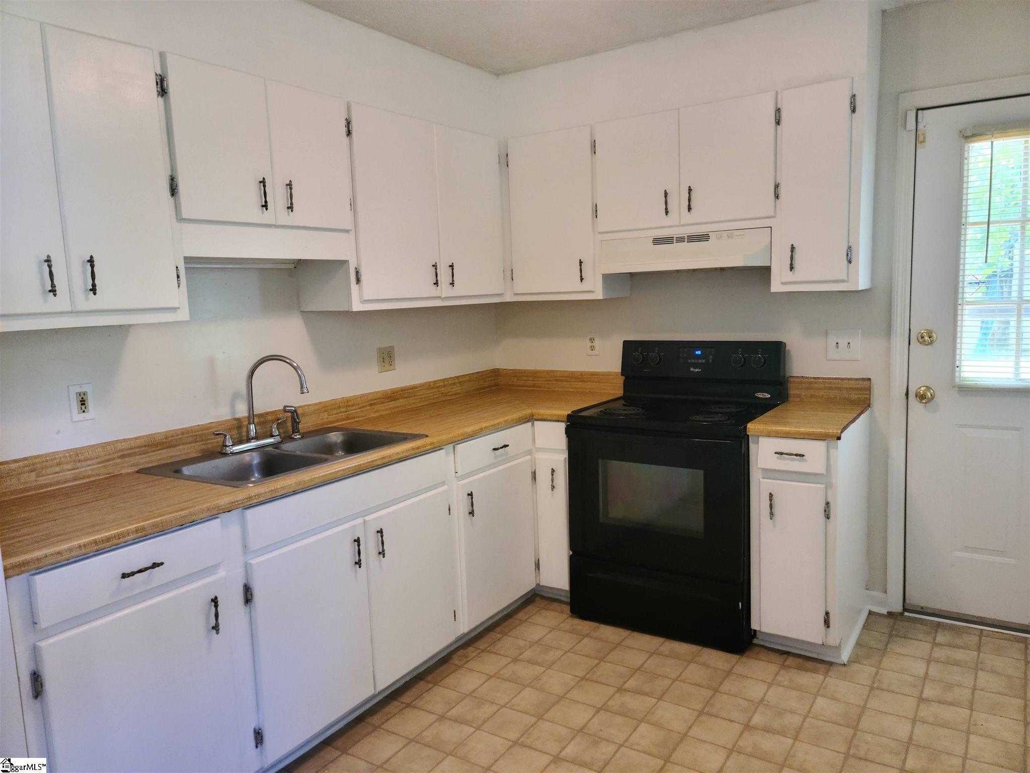 1203 Elizabeth Street Clinton, SC 29325 - Photo 9 of 12 Gallery Image 9