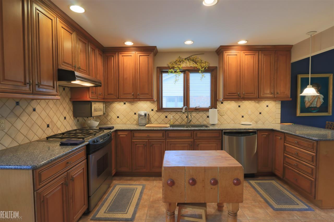 639 Lockport Road Rochester, MI 48307 - Photo 8 of 30