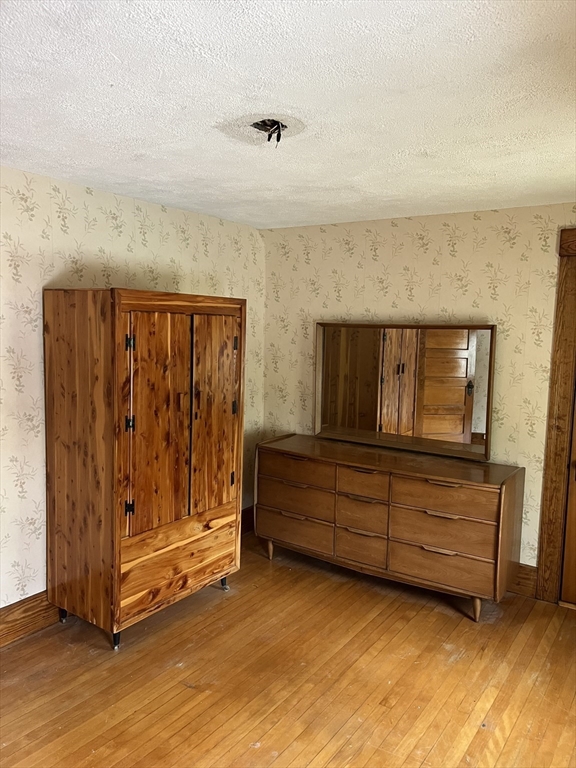 22 Commonwealth Avenue Worcester, MA 01604 - Photo 15 of 23 a living room with furniture
