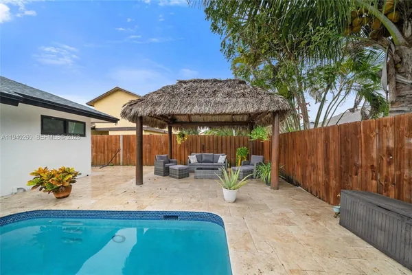 $5,500 | 730 Southwest 95 Terrace, Pembroke Pines, FL 33025