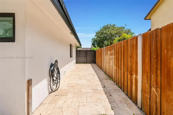 $5,500 | 730 Southwest 95 Terrace, Pembroke Pines, FL 33025