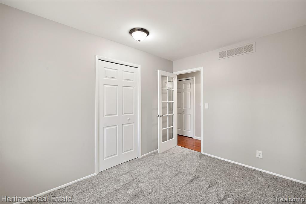 575 Coats Road Lake Orion, MI 48362 - Photo 35 of 54