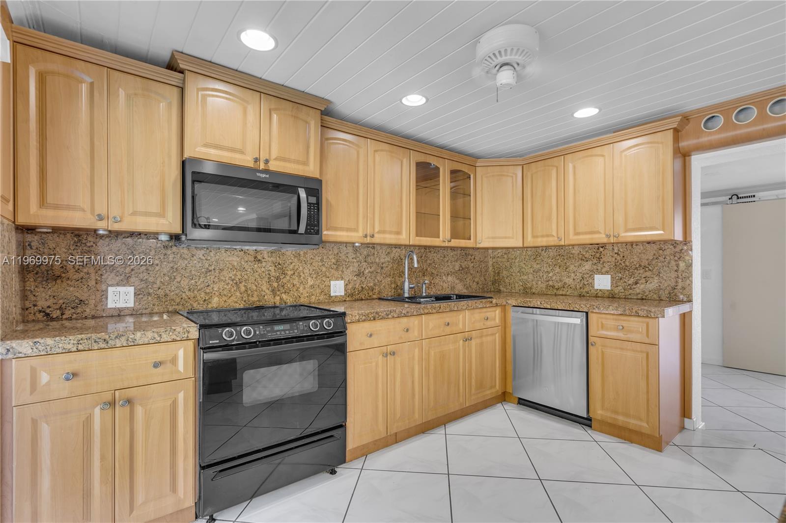 7941 Southwest 18th Terrace Miami, FL 33155 - Photo 18 of 60