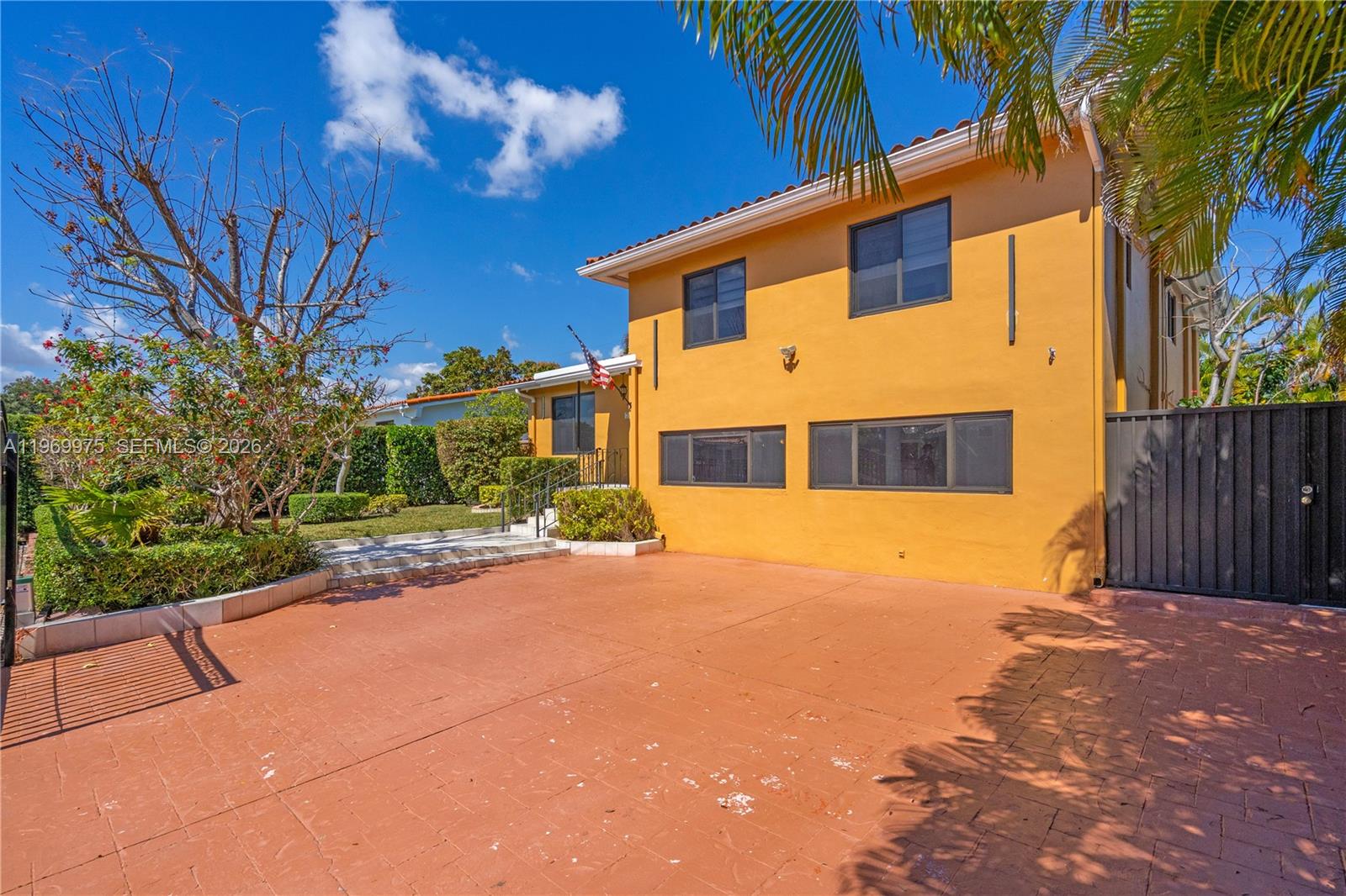 7941 Southwest 18th Terrace Miami, FL 33155 - Photo 4 of 60