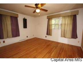 14 West Hazel Dell Lane Springfield, IL 62703 - Photo 10 of 12 Gallery Image 10