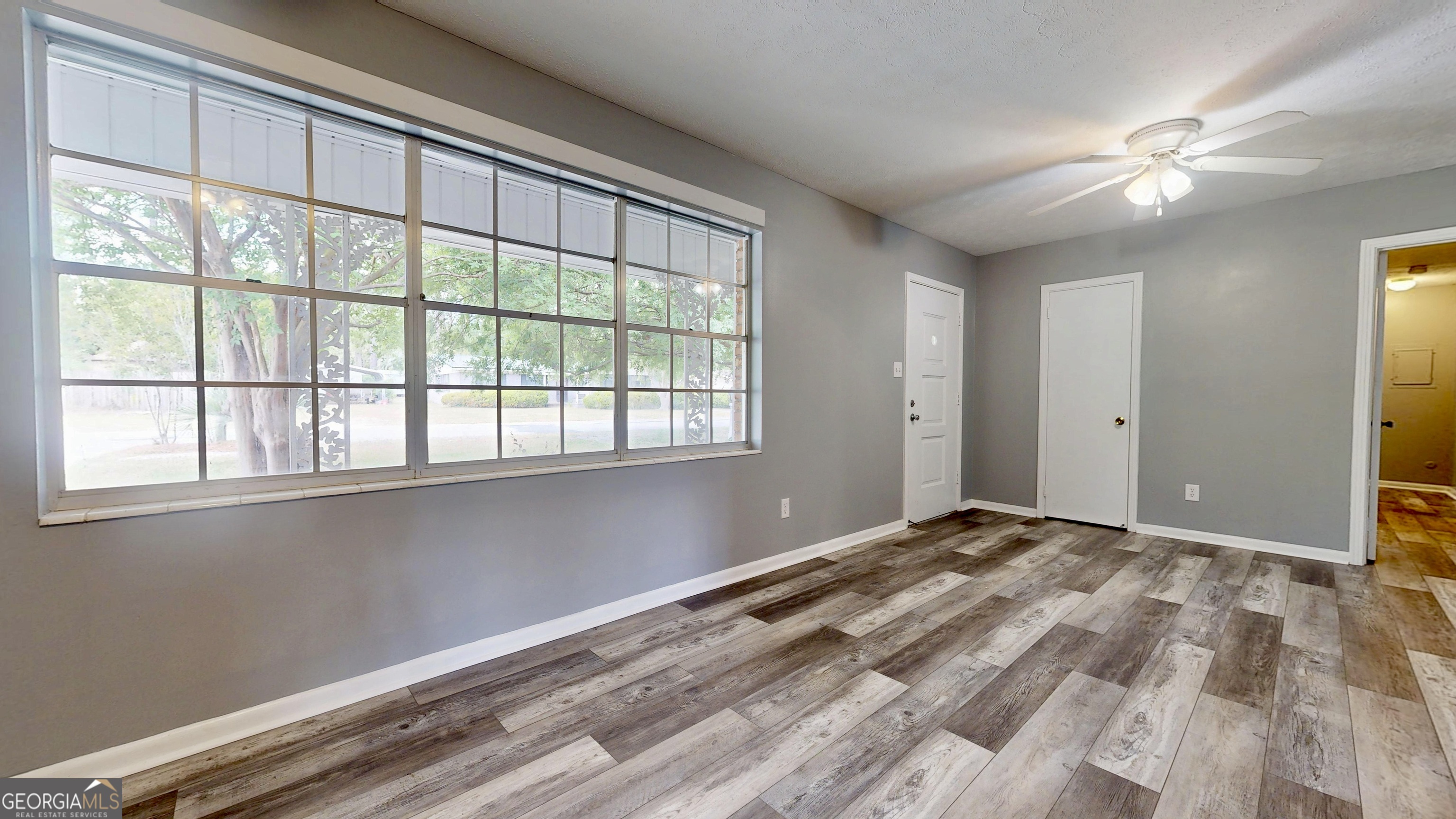 402 Pineview Drive Waycross, GA 31501 - Photo 3 of 24