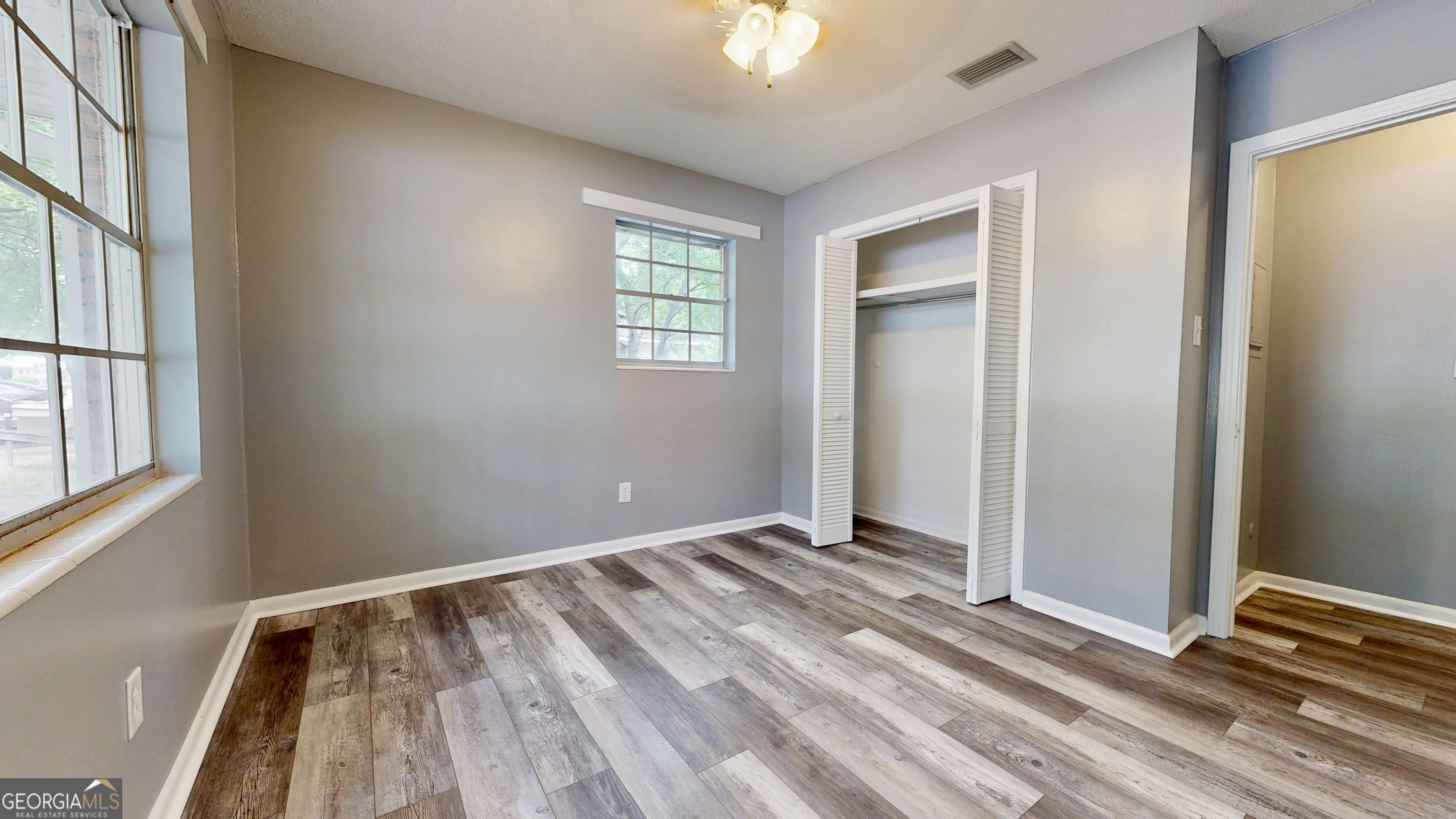 402 Pineview Drive Waycross, GA 31501 - Photo 8 of 24