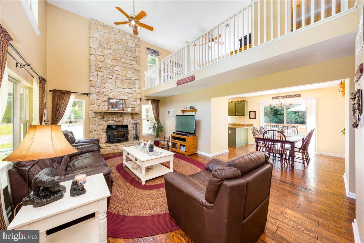 8301 Mapleville Road Mount Airy, MD 21771 - Photo 17 of 53