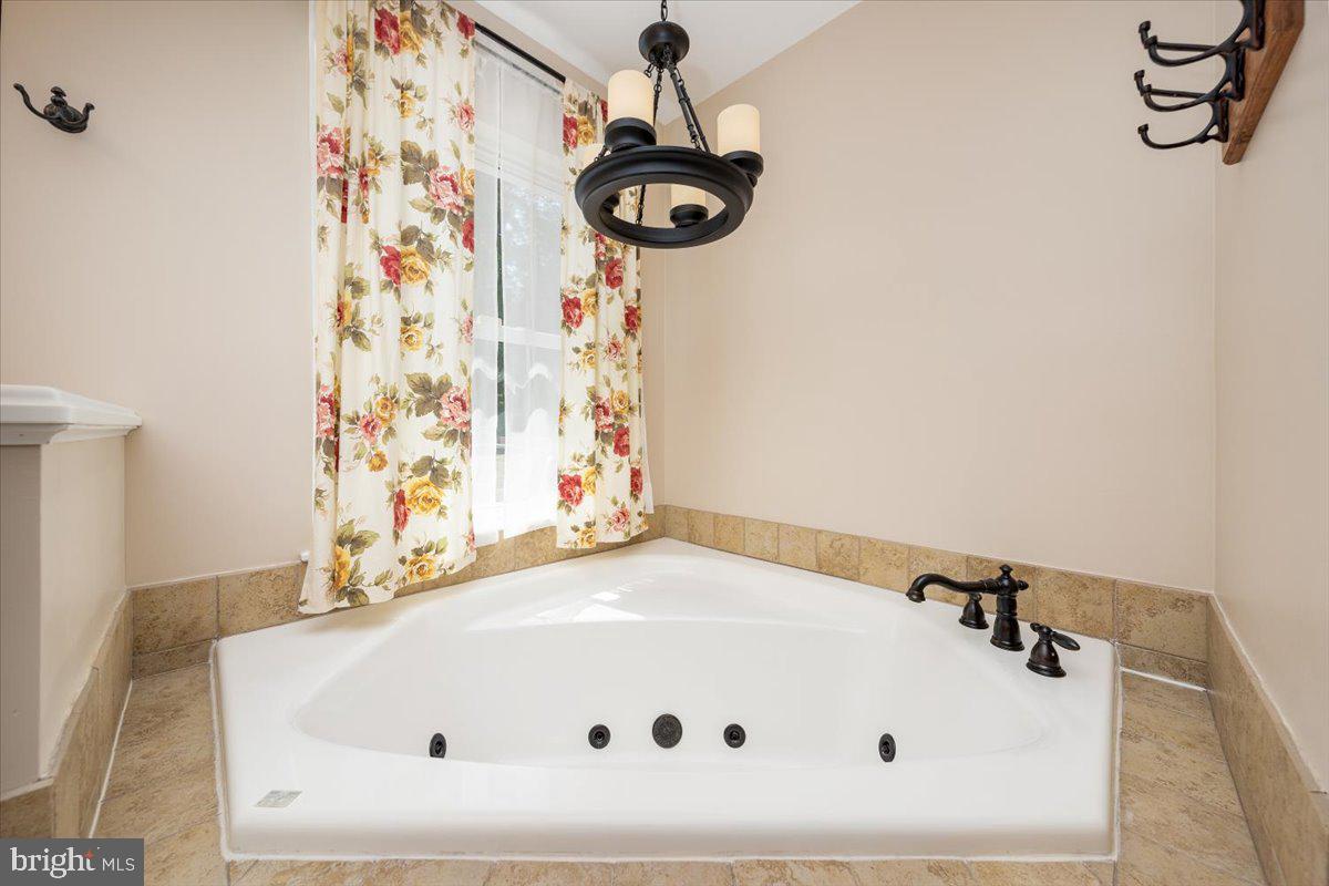 8301 Mapleville Road Mount Airy, MD 21771 - Photo 29 of 53