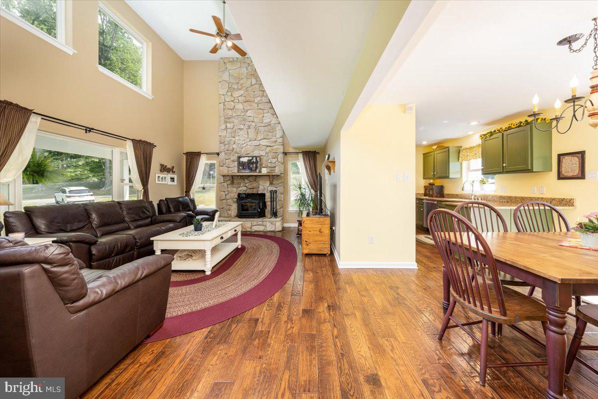 8301 Mapleville Road Mount Airy, MD 21771 - Photo 10 of 53