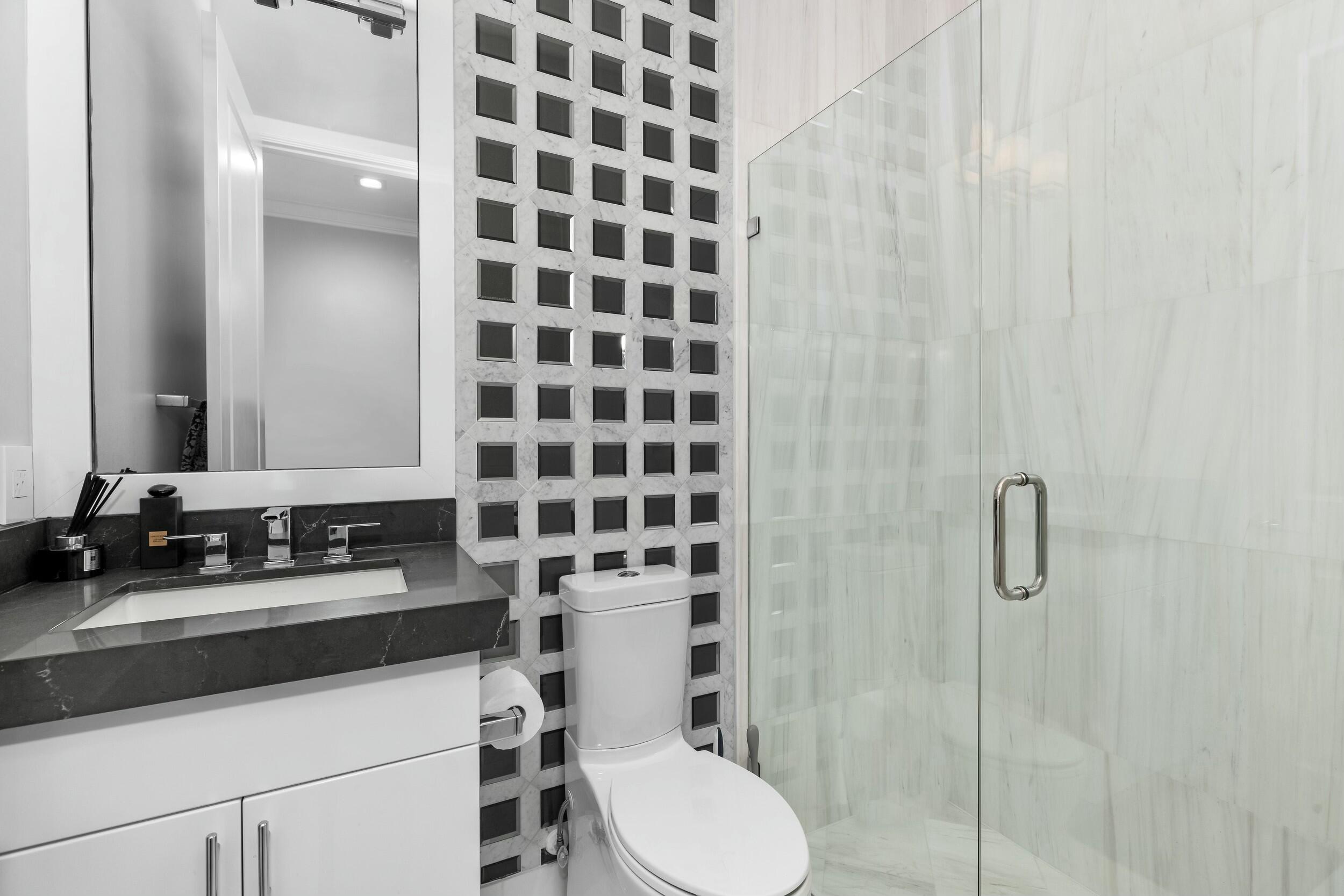 17591 Cadena Drive Boca Raton, FL 33496 - Photo 34 of 68 Club Room Bath