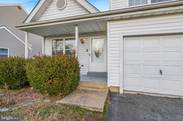 $370,000 | 717 Lexington Drive, Bear, DE 19701