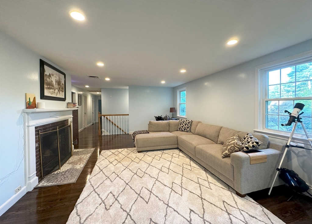 10 Meadowview Road Wayland, MA 01778 - Photo 9 of 33
