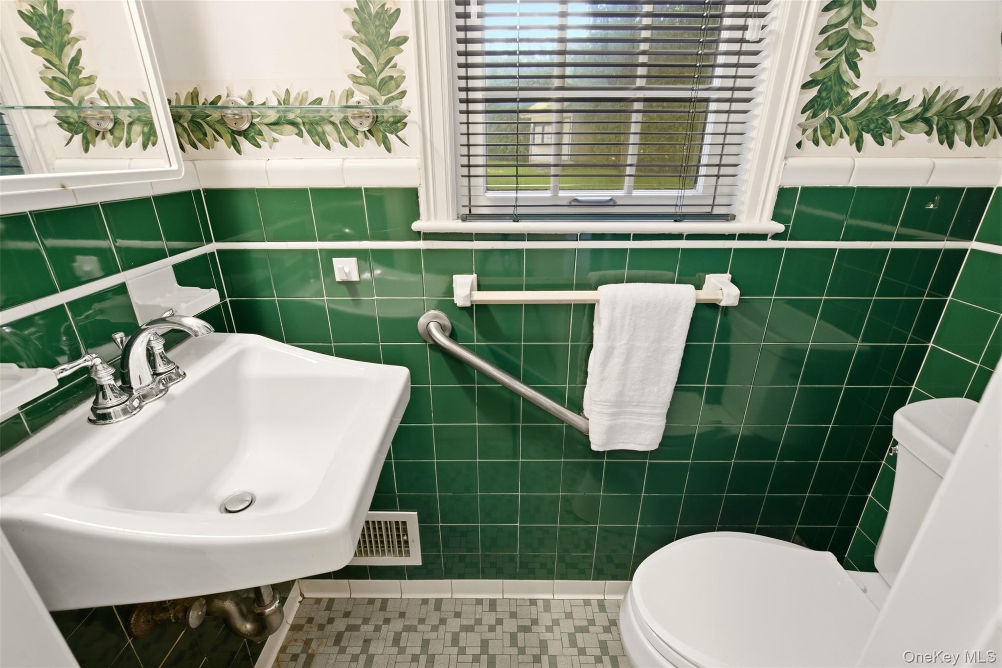 1936 Midlane Road Muttontown, NY 11791 - Photo 11 of 44 Powder Room