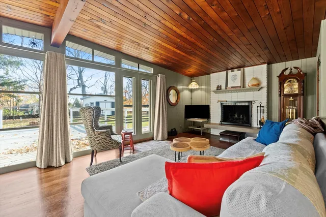 $299,900 | 214 Pottawatomie Lane, New Lenox, IL 60451