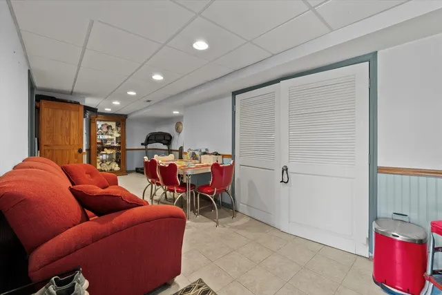 $299,900 | 214 Pottawatomie Lane, New Lenox, IL 60451