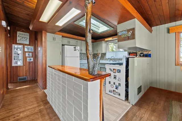 $299,900 | 214 Pottawatomie Lane, New Lenox, IL 60451