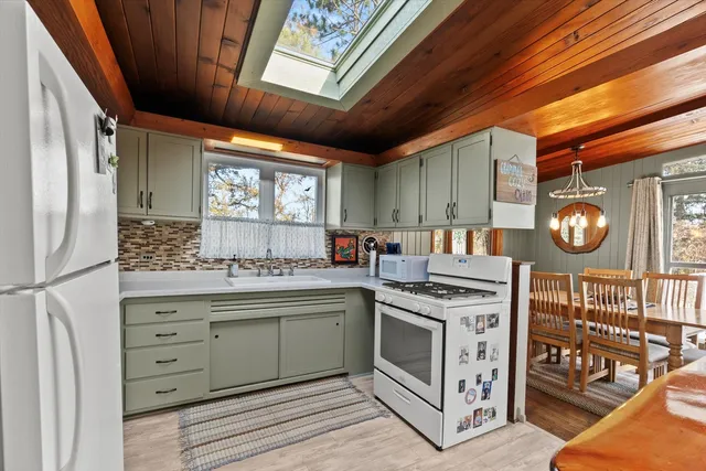 $299,900 | 214 Pottawatomie Lane, New Lenox, IL 60451