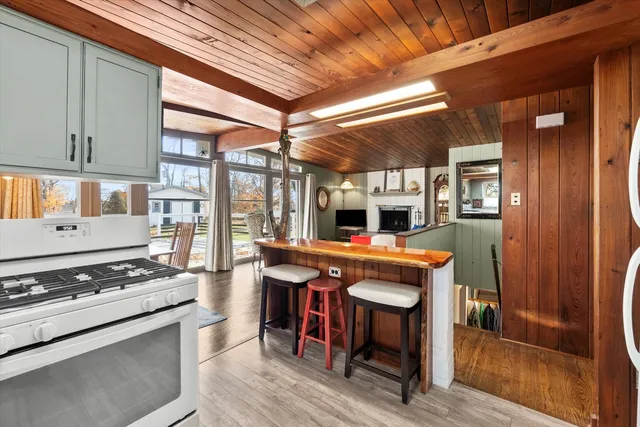 $299,900 | 214 Pottawatomie Lane, New Lenox, IL 60451