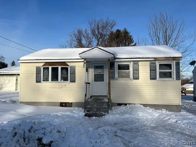 $59,900 | 6 Mayberry Place, New Hartford, NY 13413