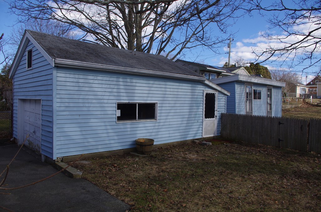 15 Briercliffe Road Fairhaven, MA 02719 - Photo 8 of 9 Gallery Image 8