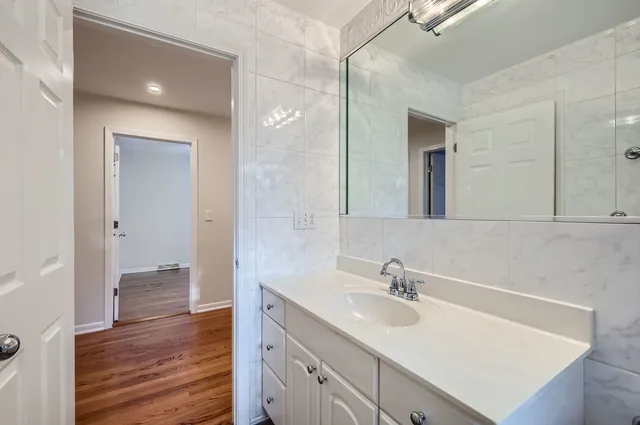 $430,000 | 271 South Cedar Avenue, Wood Dale, IL 60191