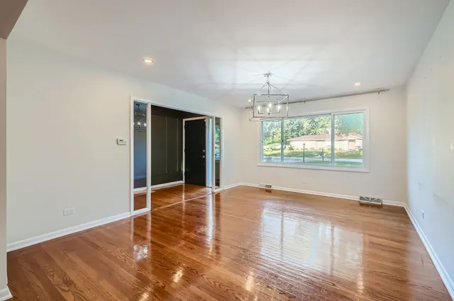 $430,000 | 271 South Cedar Avenue, Wood Dale, IL 60191