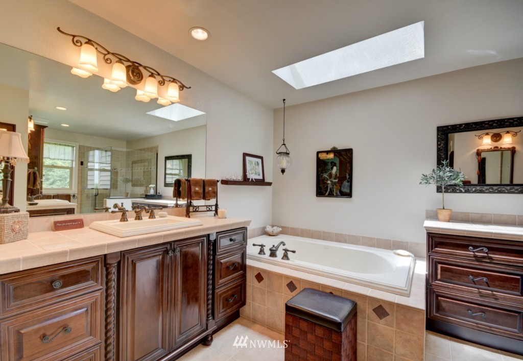 5009 Bakerview Road Oak Harbor, WA 98277 - Photo 16 of 25 Gallery Image 16