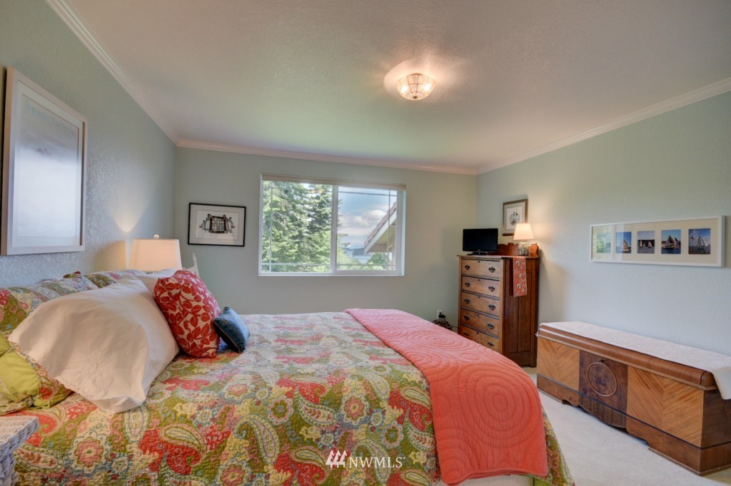 5009 Bakerview Road Oak Harbor, WA 98277 - Photo 17 of 25 Gallery Image 17