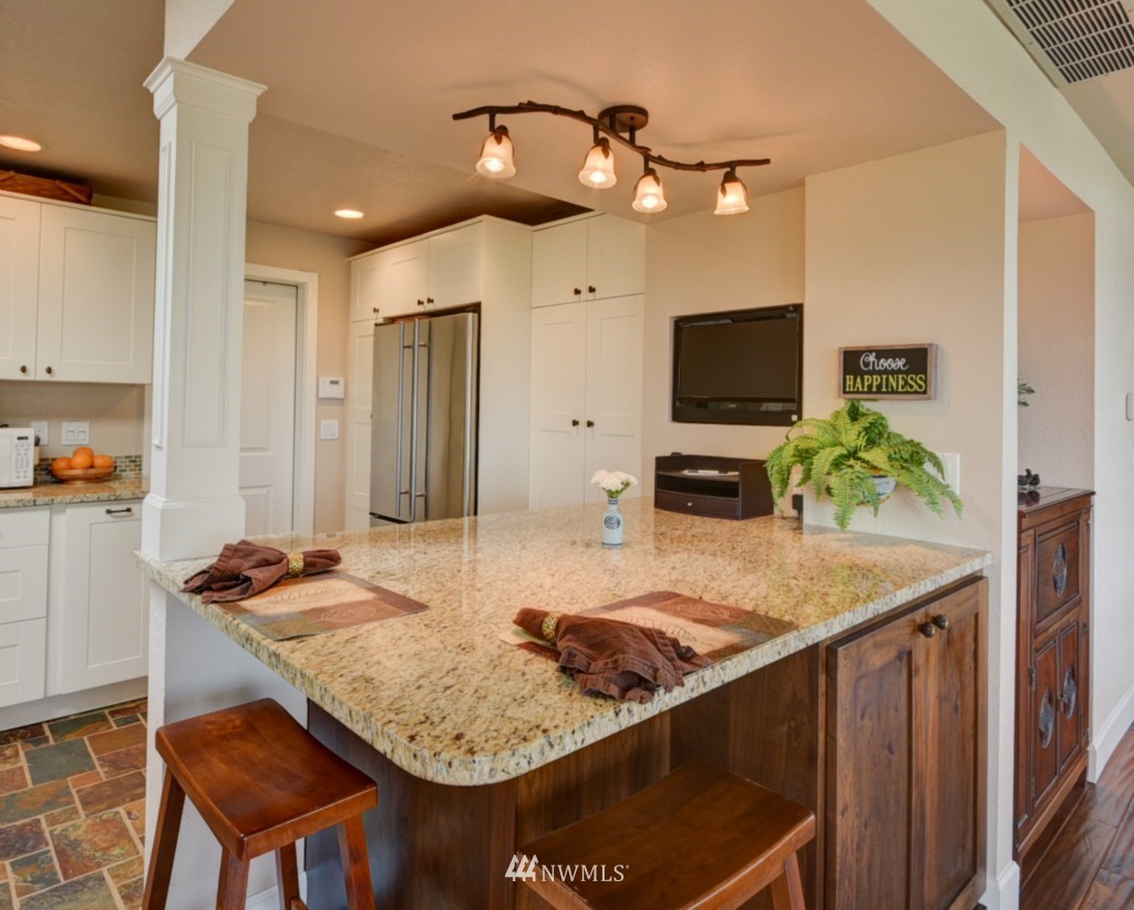 5009 Bakerview Road Oak Harbor, WA 98277 - Photo 6 of 25 Gallery Image 6
