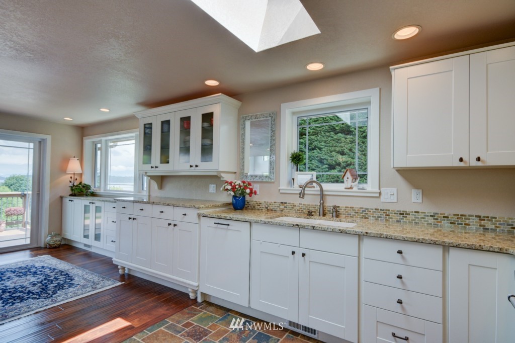 5009 Bakerview Road Oak Harbor, WA 98277 - Photo 7 of 25 Gallery Image 7