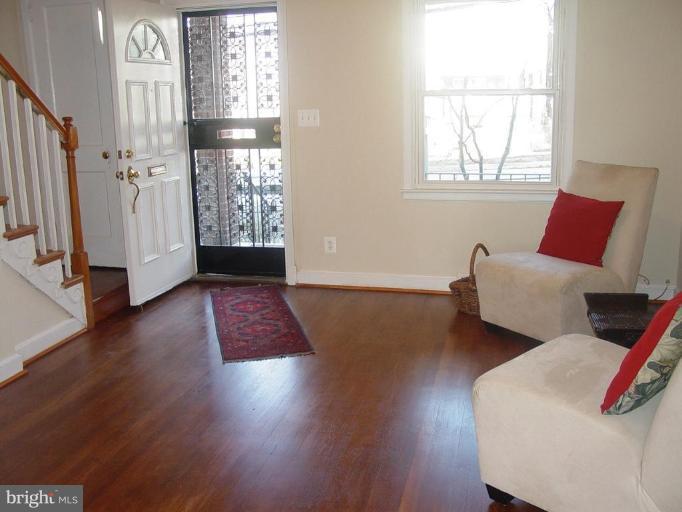 1487 Morris Road Southeast Washington, DC 20020 - Photo 3 of 28 Living Room