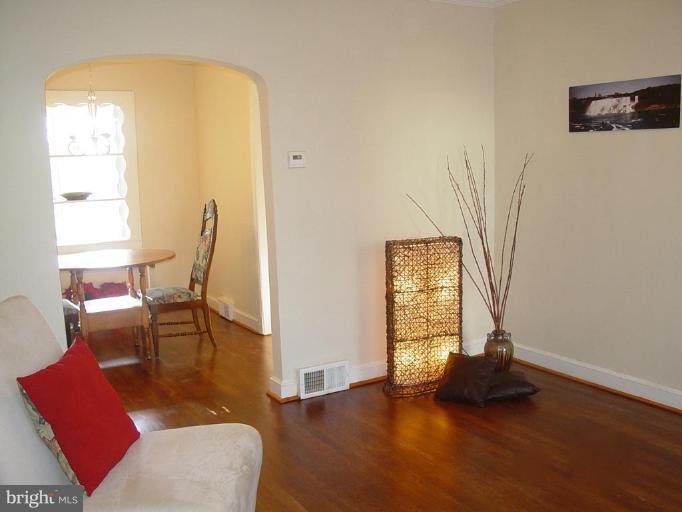 1487 Morris Road Southeast Washington, DC 20020 - Photo 4 of 28 Living Room #2